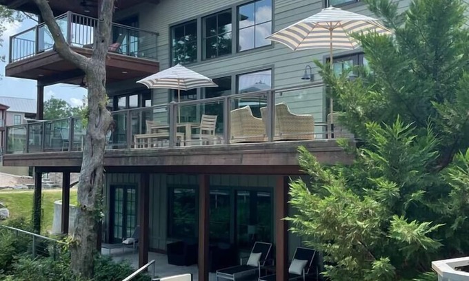 Vinita House | Save 15% Off 4 Night Stay! Amazing Waterfall/Lake Views! Pool, Dock!