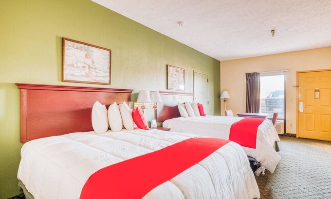 Grenada Hotel | Save on Stay w/Dining Options Nearby + Queen Beds & Essentials in Room