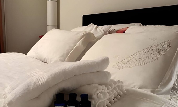 Hard Apartment | Savor delicious cuisine, luxury individual room in a 2 bedroom apartment