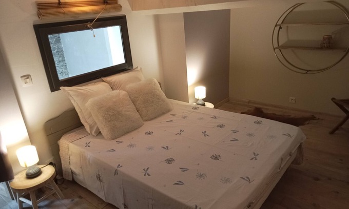 Villeneuve-les-Montreal Apartment | 'Savoyarde' Room with Shared Pool, Wi-Fi and Air Conditioning - Villeneuve-lès-Montréal