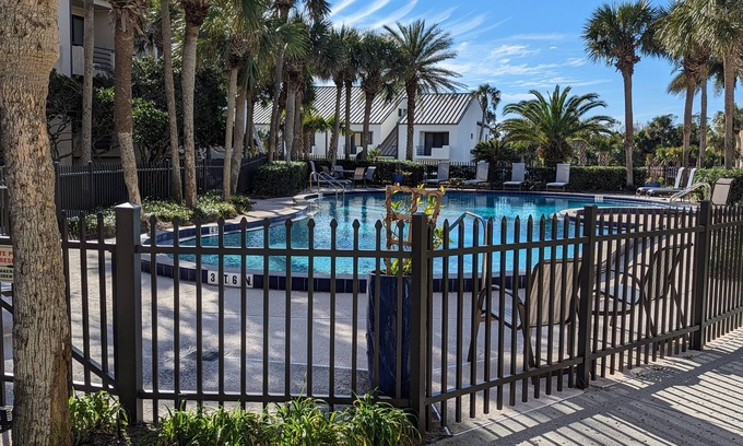 Sawgrass Condo | Sawgrass beach front condo with pool.Minutes from TPC.