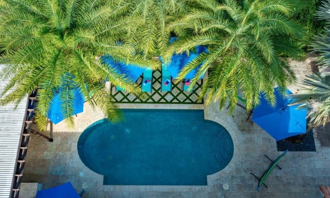 Plantation House | Sawgrass Estates Luxury Mansion 7 Bed | Heated Pool | Basketball Court | Movie Theater | Game Room