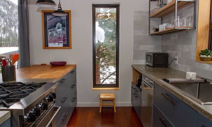Clinton House | Sawmill Loft: Mountain Modern on Rock Creek