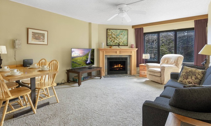 Snowshoe Condo | SC 5114 - Your inviting summer retreat w/pool for a great getaway!