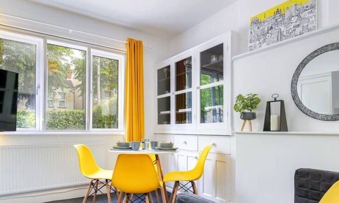 Stonnall House | SCA 6 DBL Bedrooms! Park 3-4 CARS, HS2, NEC, DIGS