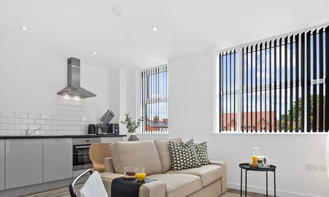 Balsall Common Apartment | SCA- Arden Apartment 5 Twin Bedroom Free Parking