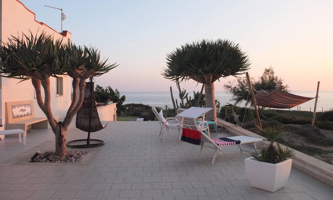 Punta Braccetto Villa | Scalambri Apartment + Annex in front of the sea