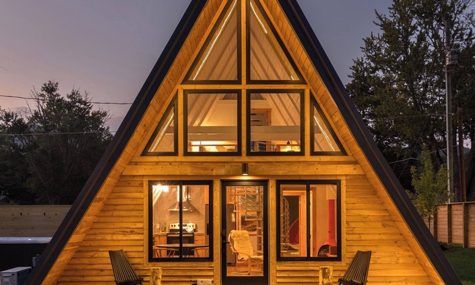 Black Mountain Cabin | Scandi-Camp A-Frame, 2 kings, hot tub, pet-friendly, walk to town! By Modcabins