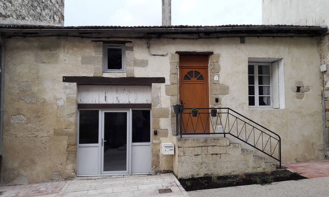 Lauzun Apartment | Scandinavian-style studio