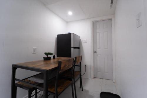 Bendale House | Scarborough 2BR Private Suite, Wifi, Steps to Bus