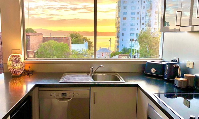 Battery Point Apartment | Scarlett's by Salamanca