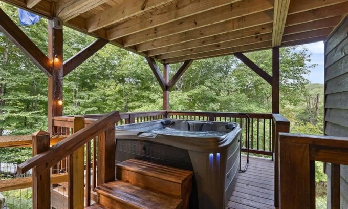 Charter Hills Ski Chalet | Scenic 4-BR Chalet with Hot Tub