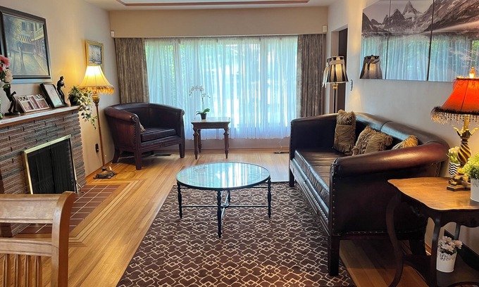 Fraserview House | Scenic and Radiant Haven - Vancouver