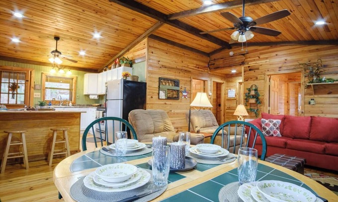 Robbinsville Cabin | Scenic Cabin Retreat w/Porch, Firepit & Views