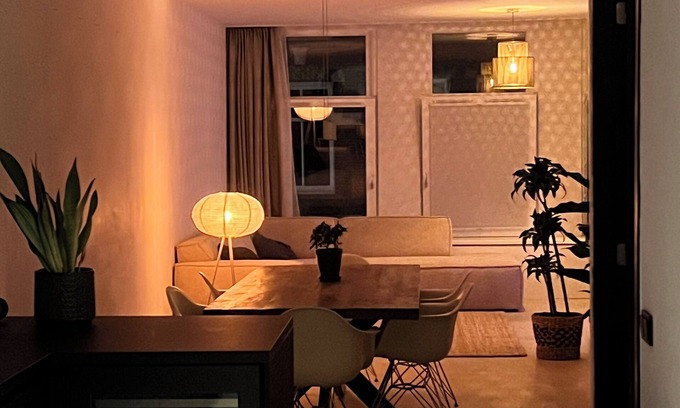 Weesperzijde Apartment | Scenic, central, and connected: Amsterdam at your doorstep.