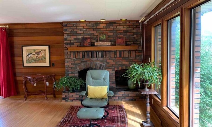 Port Alberni House | Scenic Country Home | Sleeps 10 |Pet friendly, Port Alberni