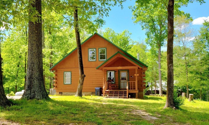Olivehill Cabin | Scenic Hilltop Cabin on TN River w Firepit, Grill, WIFI, Full Kitchen, H2O views