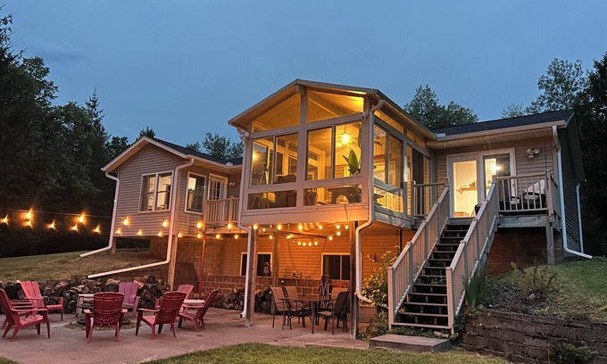 Rutledge Cabin | Scenic Kettle River Cabin - Hike, Sauna, Kayaks & More-Your Next Retreat Awaits!