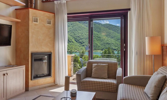 Scanno House | Scenic Loft in Scanno near Museo della Lana