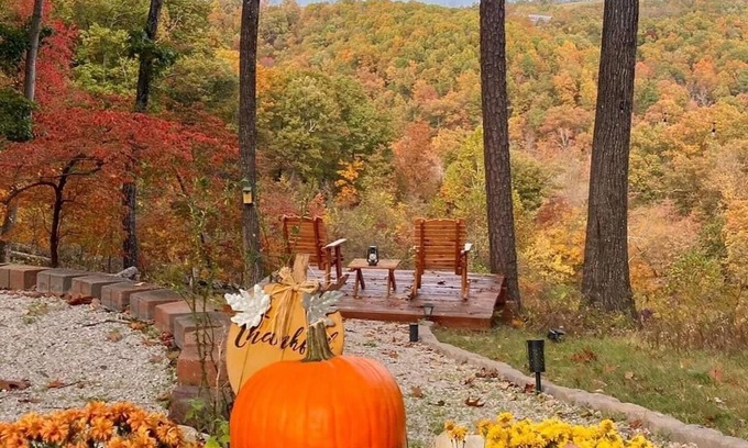 Eureka Springs Cabin | Scenic Mountain view cabin,Kayaks,public Lake Access in Eureka Springs