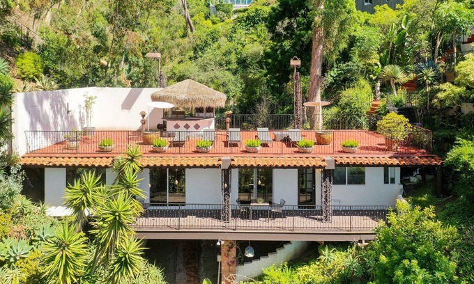 Country Club Cottage | Scenic Ocean View Guesthouse w/ Rooftop Deck & Canyon Views Near Country Club