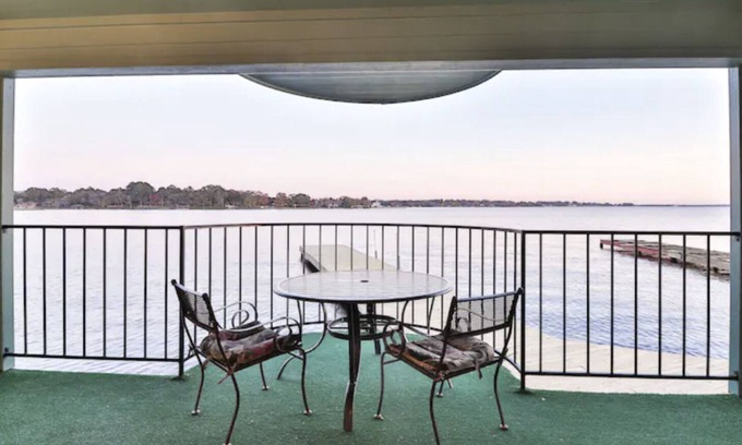 Seven Coves Condo | ⛱ Scenic Over-The-Water Balcony 3 Mile Lake View☀️