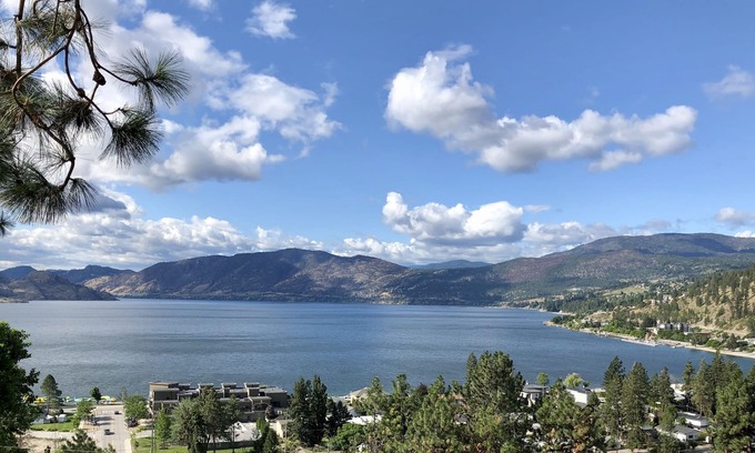 Central Okanagan Apartment | Scenic Ponderosa Pines Suite in Peachland British Columbia, Canada