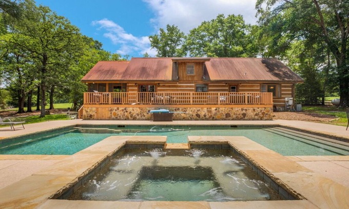 Toomsboro Cabin | Scenic Rural Oasis, 5-bedroom cabin in the heart of Georgia