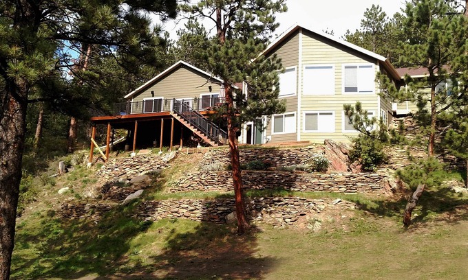 Drake Ski Chalet | Scenic Solitude off the beaten path near Estes Park/Rocky Mountain National Park