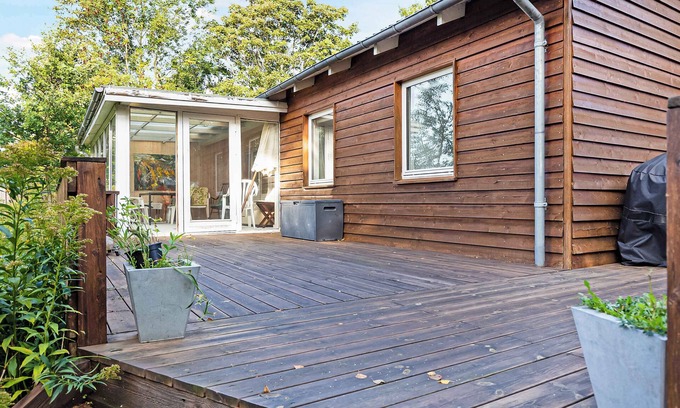 Hoeve Strand House | Scenic summer house 600 meters from sandy beach