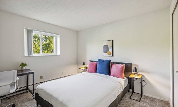 Parma Apartment | Scenic Towers 3012 I Cozy & Comfy I Free Parking