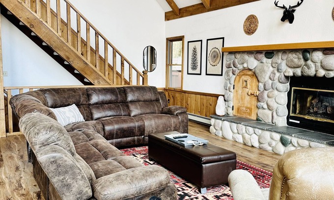Bellaire House | Scenic View Lodge - Large family home in Schuss/Shanty Creek Resort Complex