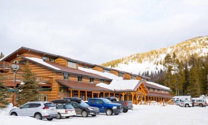 Moran Hotel | Scenic Views! Free Parking, Pet-Friendly, Restaurants and Bar