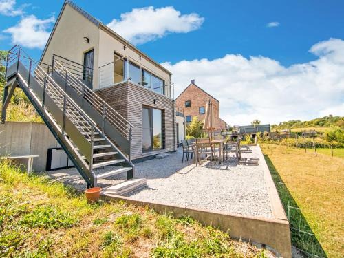 Olloy-sur-Viroin House | Scenic Villa in Viroinval