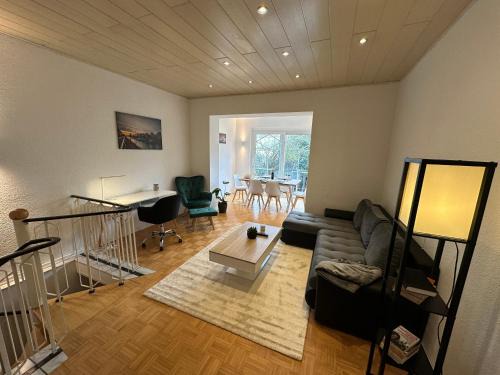 Untermeiderich Apartment | schön wohnen ! Netflix Nespresso Küche Parkplatz Garten