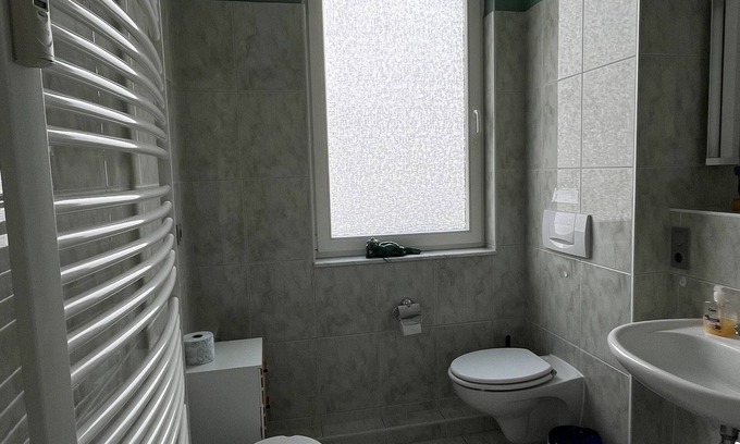 Muritz Apartment | Schöne Ferienwohnung mit Sonnenbalkon am Müritzufer