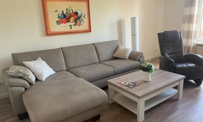 Hittfeld Apartment | Schöne, Kuschelige Dachgeschosswohnung Über den Dächern von Hittfeld