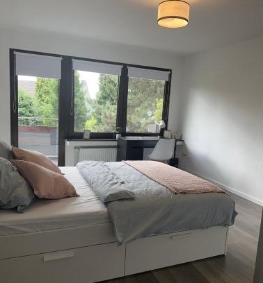 Frintrop Apartment | Schönes Apartment 1,5 Zimmer mit Balkon in Bedingrade Essen