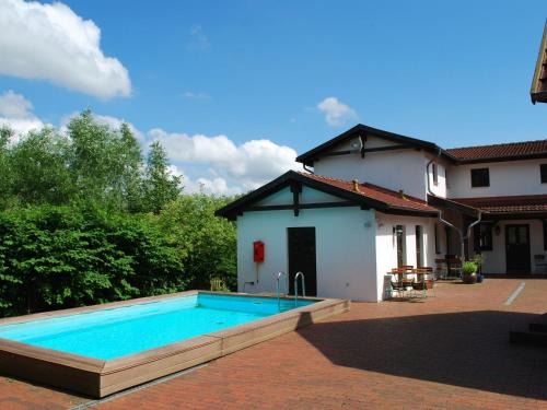 Dargun House | Schönes Ferienhaus in Dargun mit Pool