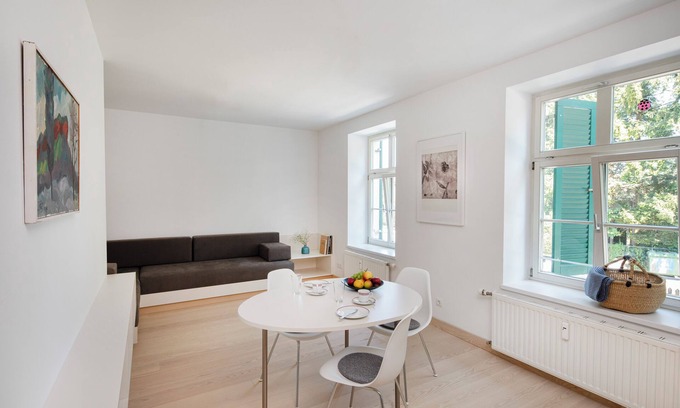 Hard Apartment | Schickes Apartment in Denkmalgeschütztem Haus in Seenähe