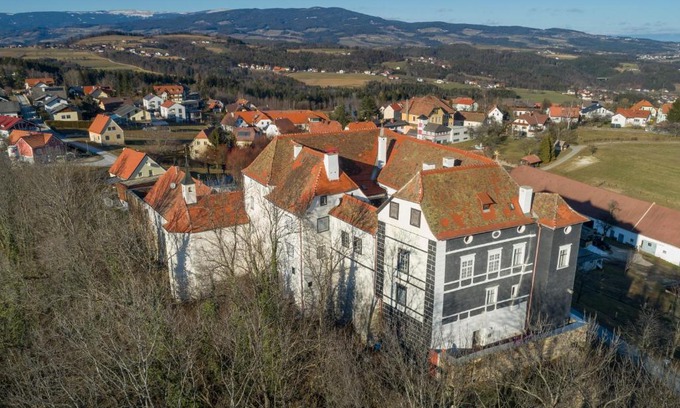 Eichberg Bed & Breakfast | Schloß Aichberg