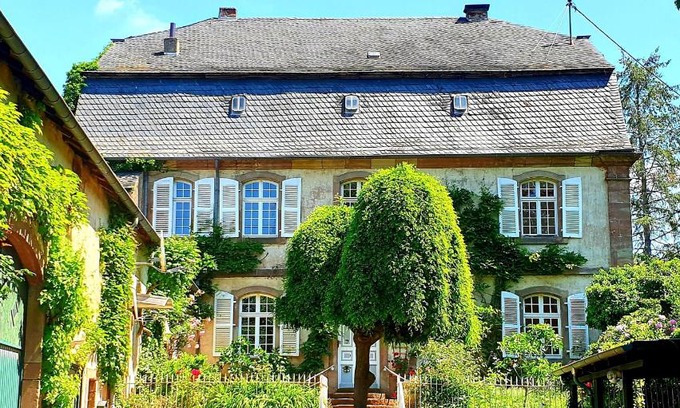 Hilbringen Apartment | Schloss Hilbringen