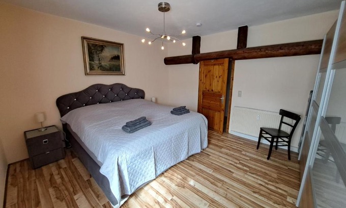 Hilbringen Apartment | Schloss Hilbringen Gesindewohnungen