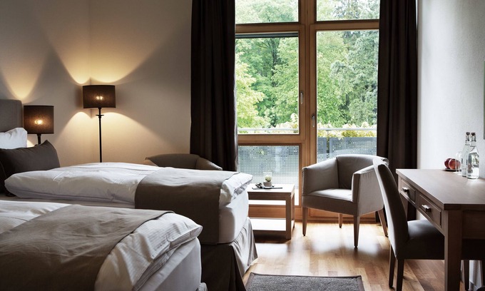 Konolfingen Hotel | Schloss Huenigen