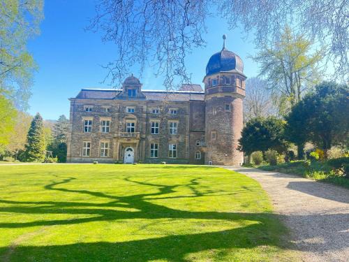Uebach-Palenberg Apartment | Schloss Rimburg - Steve Mc Queen 4
