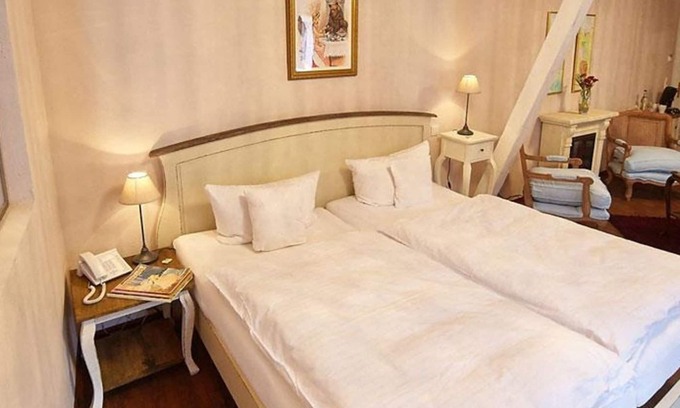 Bernkastel House | Schneeweißchen Romantic Room - Märchenhotel