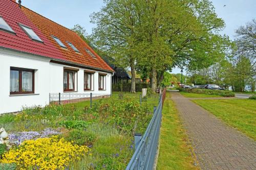 Ralswiek Apartment | schoene Ferienwohnung mit Terrasse