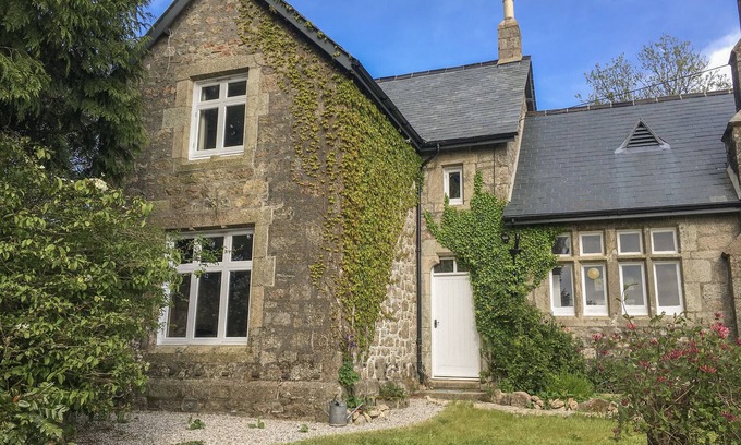 South Brent Cottage | SCHOOL HOUSE, pet friendly, country holiday cottage in Ivybridge