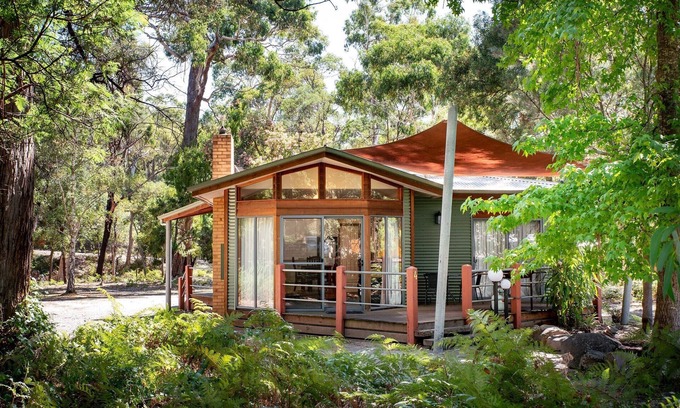 Halls Gap House | School House Villa, School House Villa Couples Retreat in Central Halls Gap