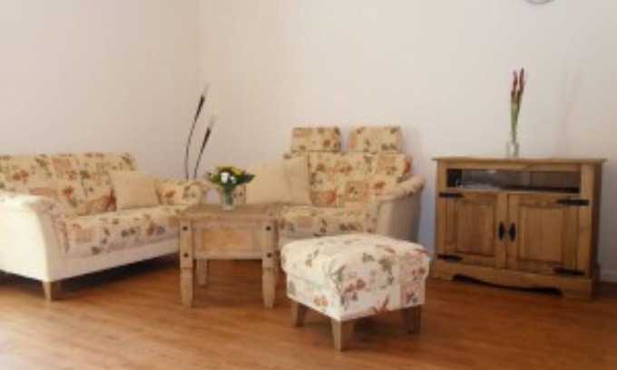 Caputh Apartment | Schwan apartment rental (Haus Über'm See)